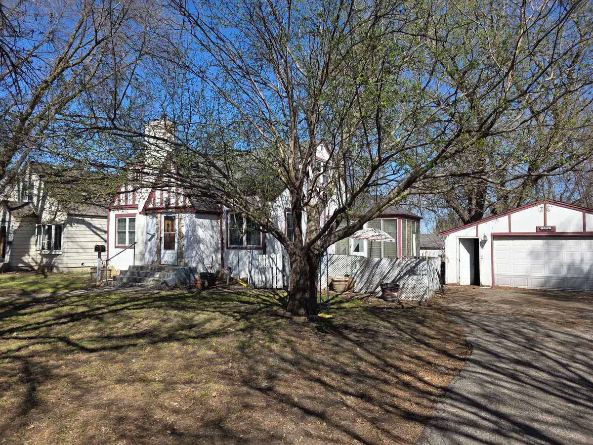 1074 Livingston Avenue, West Saint Paul, MN 55118 - #1