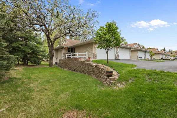 801 White Oak Court, New Brighton, MN 55112