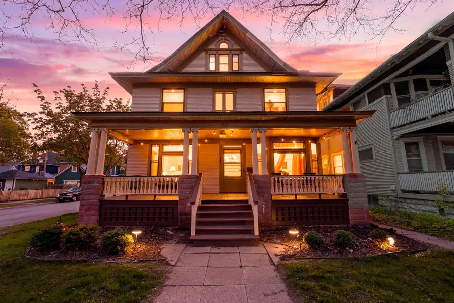 802 Ashland Avenue, Saint Paul, MN 55104 - #2
