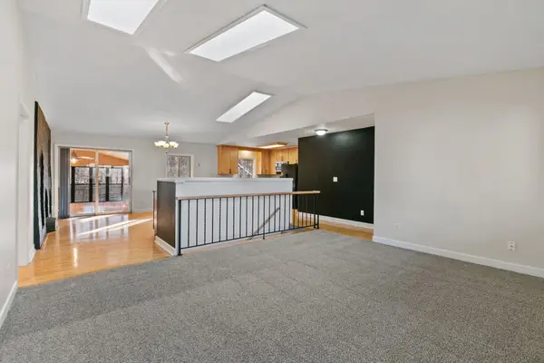 1382 Lakeside Circle, Eagan, MN 55123