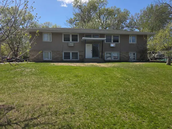 5820 2 1/2 Street Ne, Fridley, MN 55432