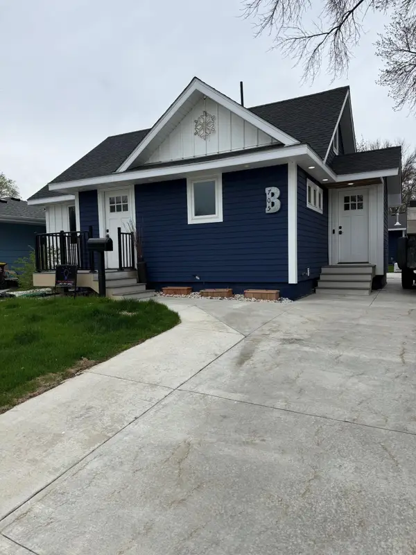705 Main Street E, New Prague, MN 56071