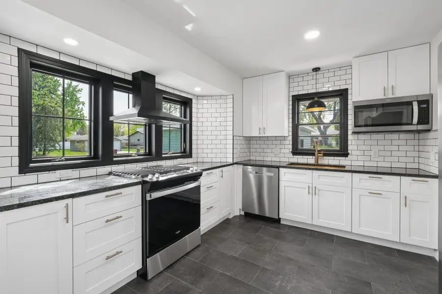 8774 Hale Avenue S, Cottage Grove, MN 55016 - #3
