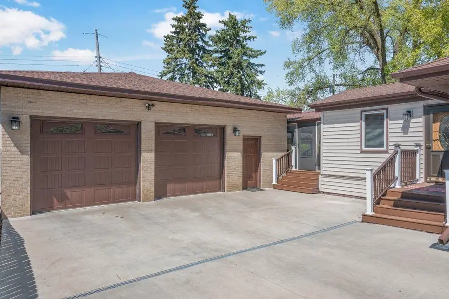 3632 Roosevelt Street Ne, Saint Anthony, MN 55418 - #2