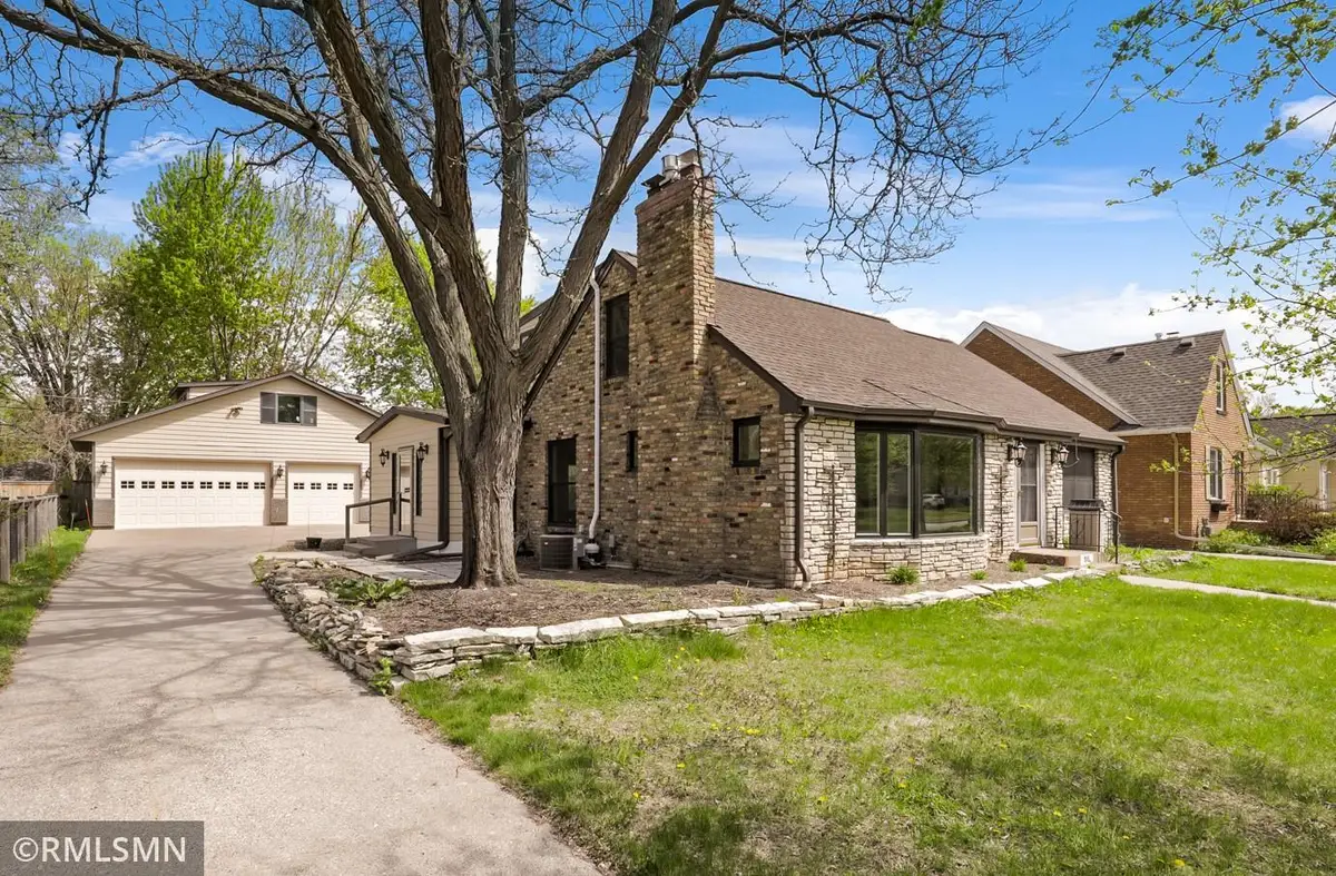 915 Nebraska Avenue W, Saint Paul, MN 55117 - #1