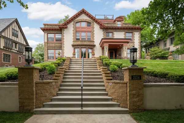 2224 W Lake Of The Isles Parkway, Minneapolis, MN 55405