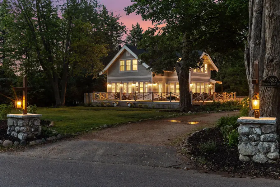 5685 Howards Point Road, Excelsior, MN 55331 - #2