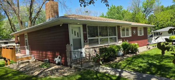 1702 Frank Hall Drive, Albert Lea, MN 56007