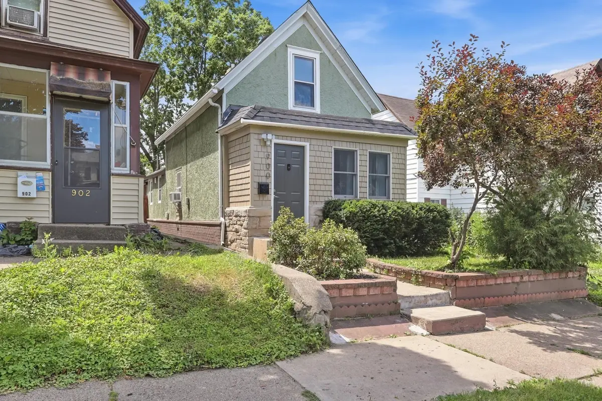 900 Geranium Avenue E, Saint Paul, MN 55106 - #1