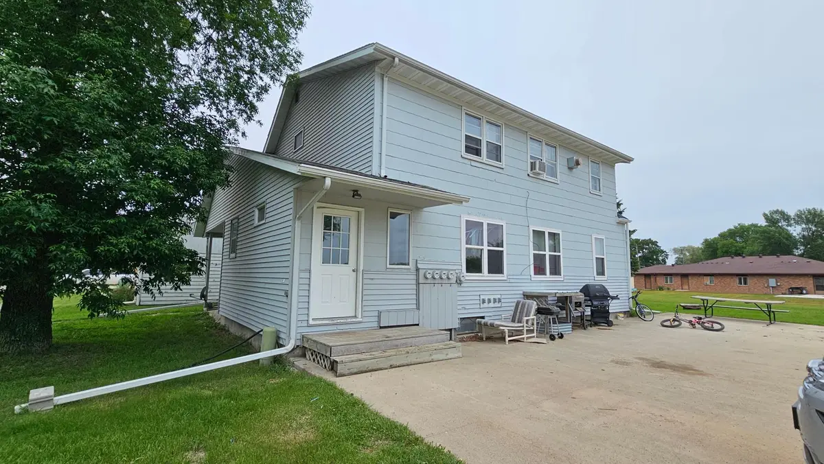104 5th Avenue S, Wahpeton, ND 58075 - #1