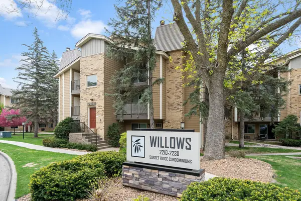 2210 Ridge Drive #31, Saint Louis Park, MN 55416