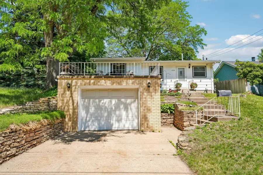 1006 Summit Avenue, South Saint Paul, MN 55075 - #3