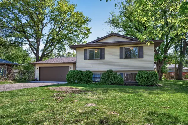 3054 Wilder Street N, Roseville, MN 55113