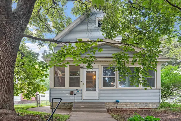 1227 Thomas Avenue, Saint Paul, MN 55104