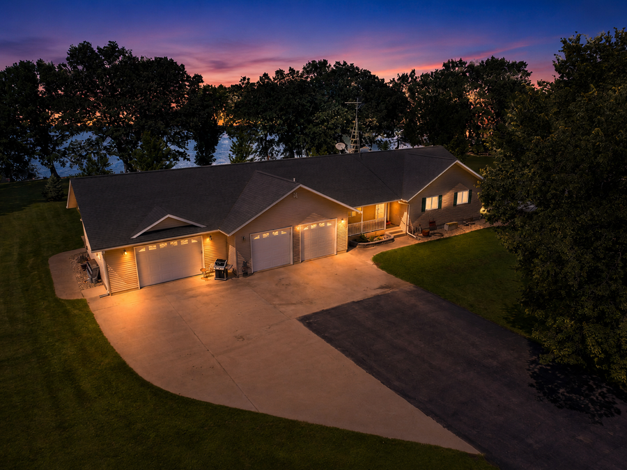 4 S Fox Lake Drive E, Sherburn, MN 56171 - #2