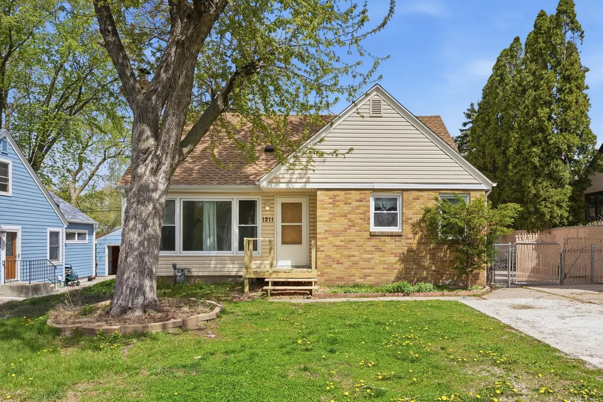 1211 Lealand Road E, Saint Paul, MN 55109 - #1