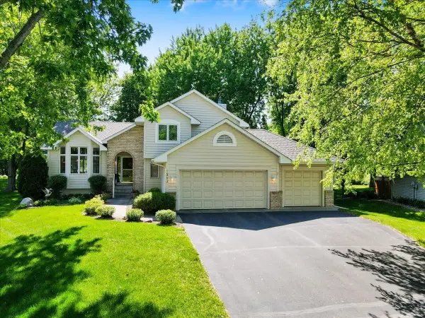 1217 Emerson Court, Burnsville, MN 55337