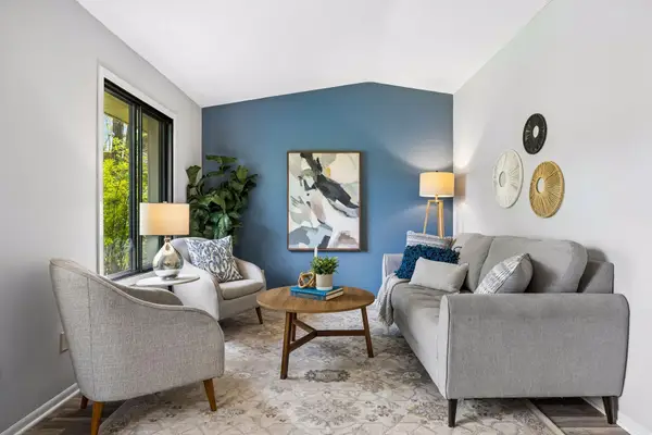 9701 Cimarron Trail, Minnetonka, MN 55305