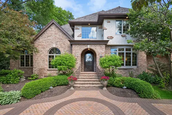 5101 Green Farms Road, Edina, MN 55436