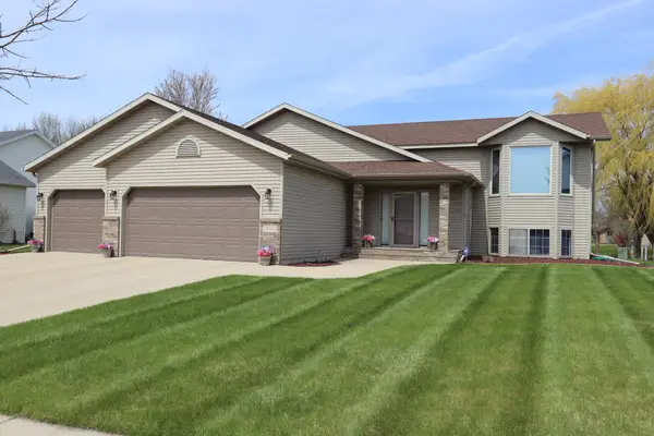 3511 42nd Avenue S, Fargo, ND 58104