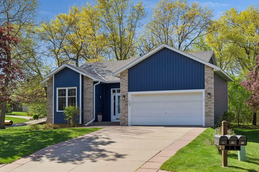 354 East Avenue Circle, Mahtomedi, MN 55115 - #2