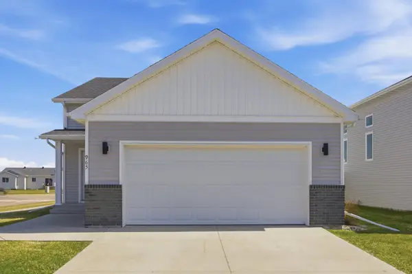 965 Ashley Drive W, West Fargo, ND 58078