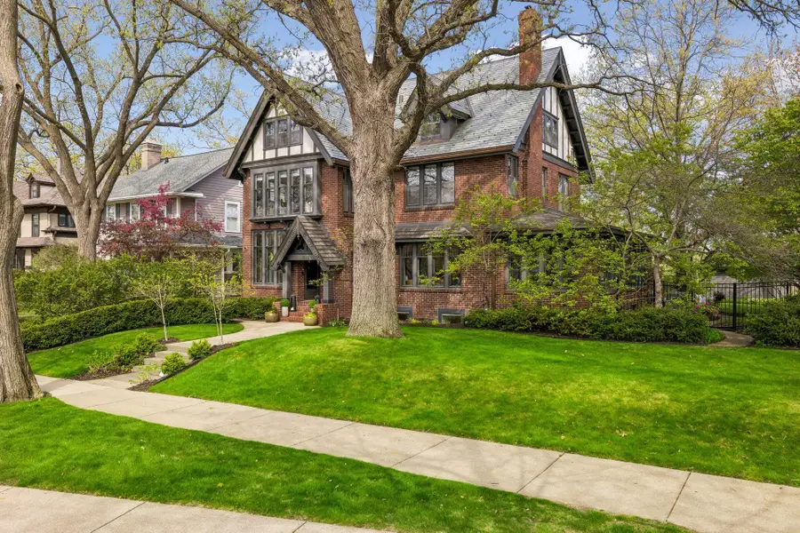 1932 Kenwood Parkway, Minneapolis, MN 55405 - #2