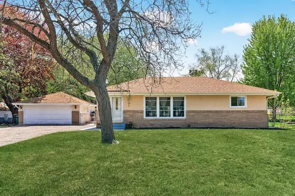 50 98th Avenue Ne, Blaine, MN 55434