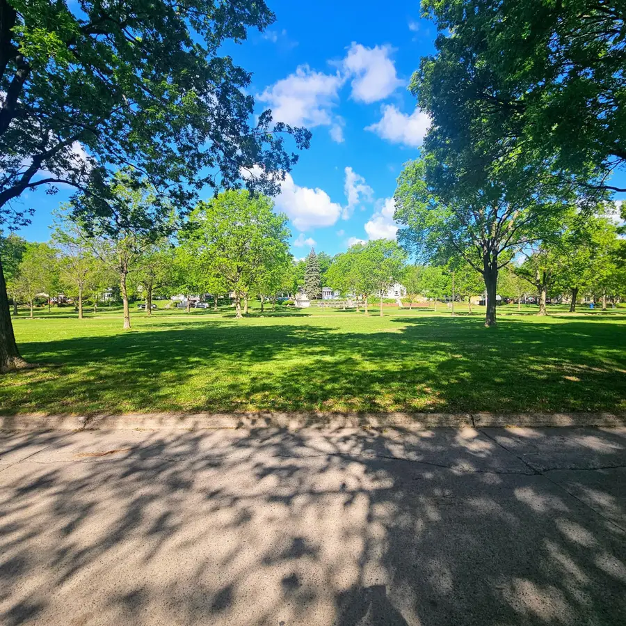3342 Xerxes Avenue N, Minneapolis, MN 55412 - #2