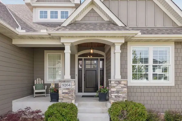 9264 Hawkcrest Court, Chanhassen, MN 55317