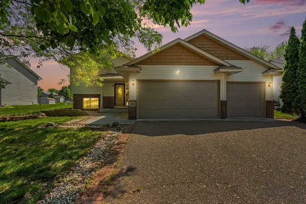10241 Madison Street Ne, Blaine, MN 55434