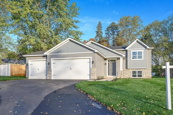 000 N Enchanted Drive Nw, Andover, MN 55304
