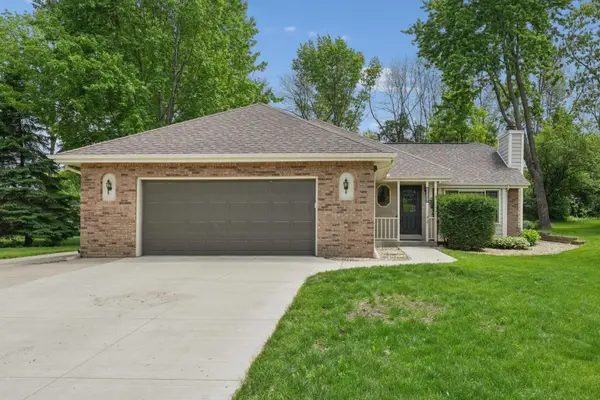 20524 Javelin Circle, Lakeville, MN 55044