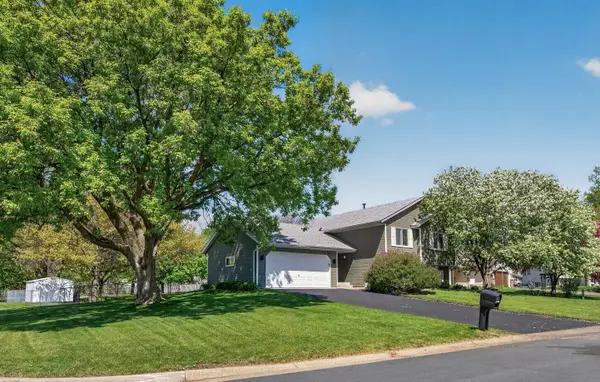 101 Mitchells Court, Mahtomedi, MN 55115