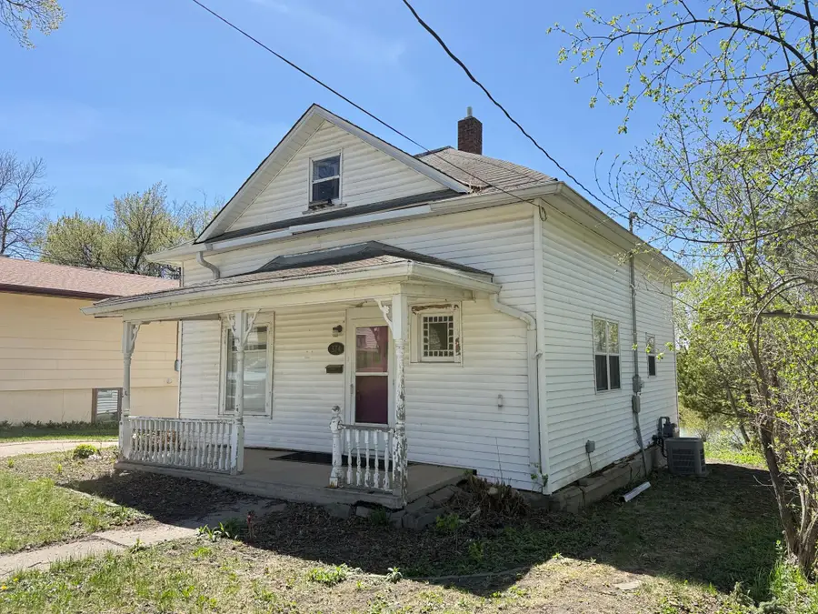 374 6th Avenue Se, Valley City, ND 58072 - #2