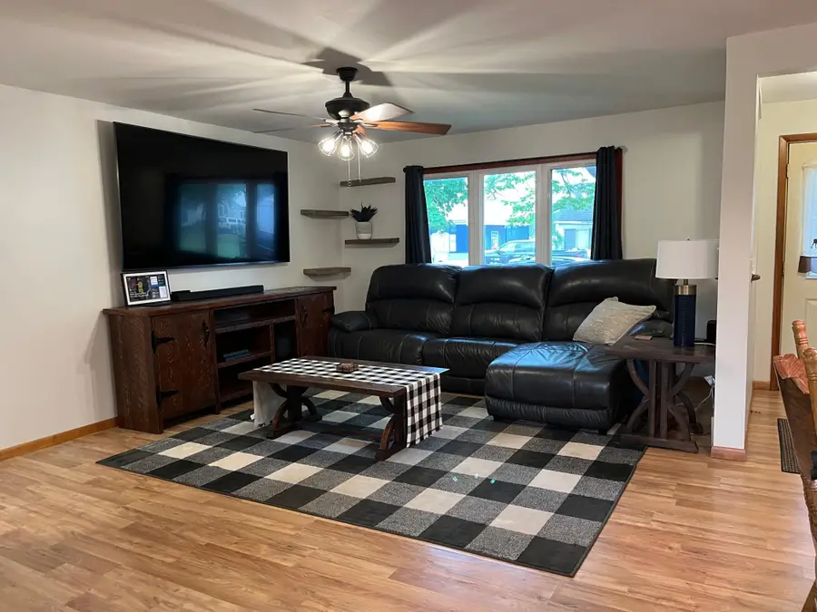 182 14th Street, Windom, MN 56101 - #3