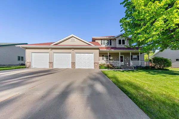 227 Woodhaven Lane, Mankato, MN 56001
