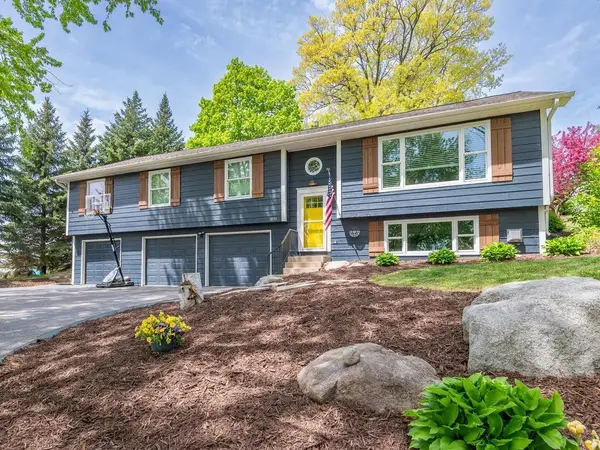 1036 Sunny Ridge Drive, Carver, MN 55315