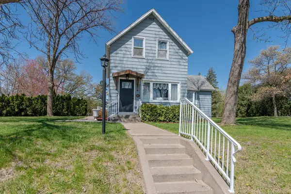 208 9th Street Se, Little Falls, MN 56345