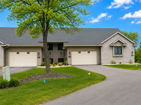 4233 93rd Avenue N, Brooklyn Park, MN 55443