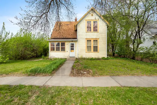 222 Langer Avenue N, Casselton, ND 58012