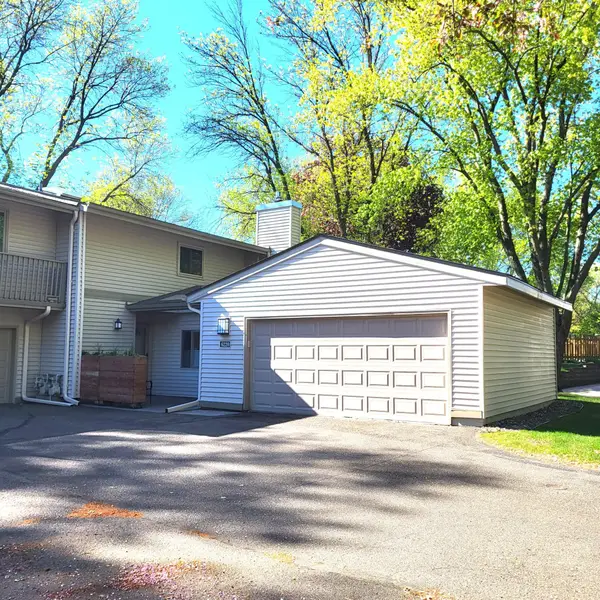6220 Sandpiper Court, Edina, MN 55436