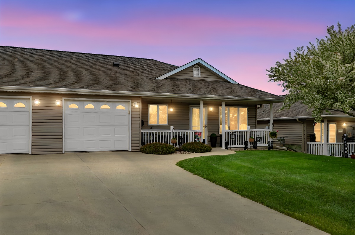 217 Clubhouse Drive Ne, Stewartville, MN 55976 - #1