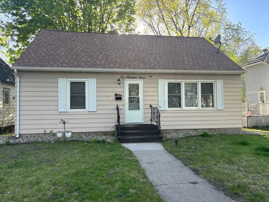 207 S 6th Street, Montevideo, MN 56265 - #2