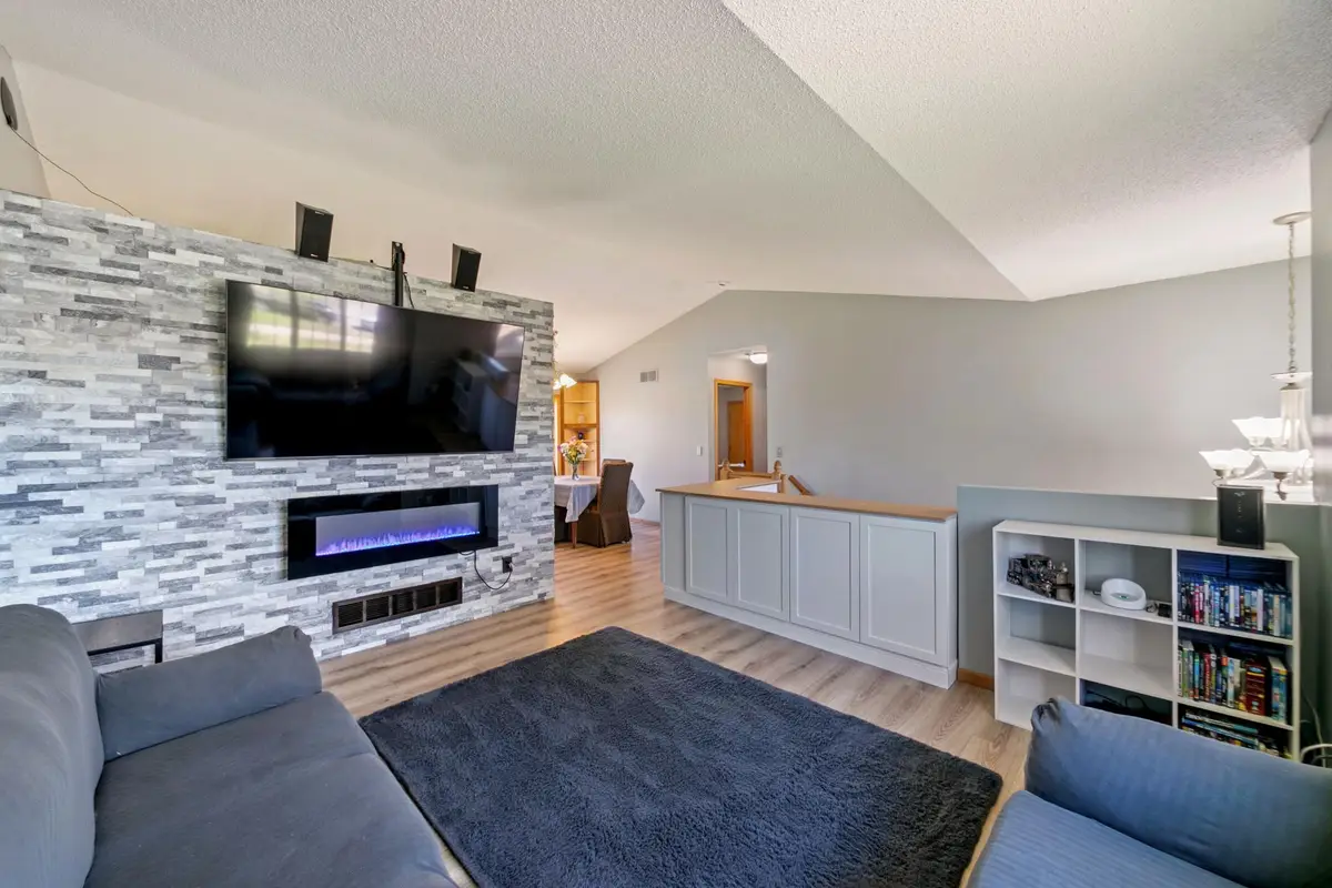 702 4th Avenue Sw, Isanti, MN 55040 - #1