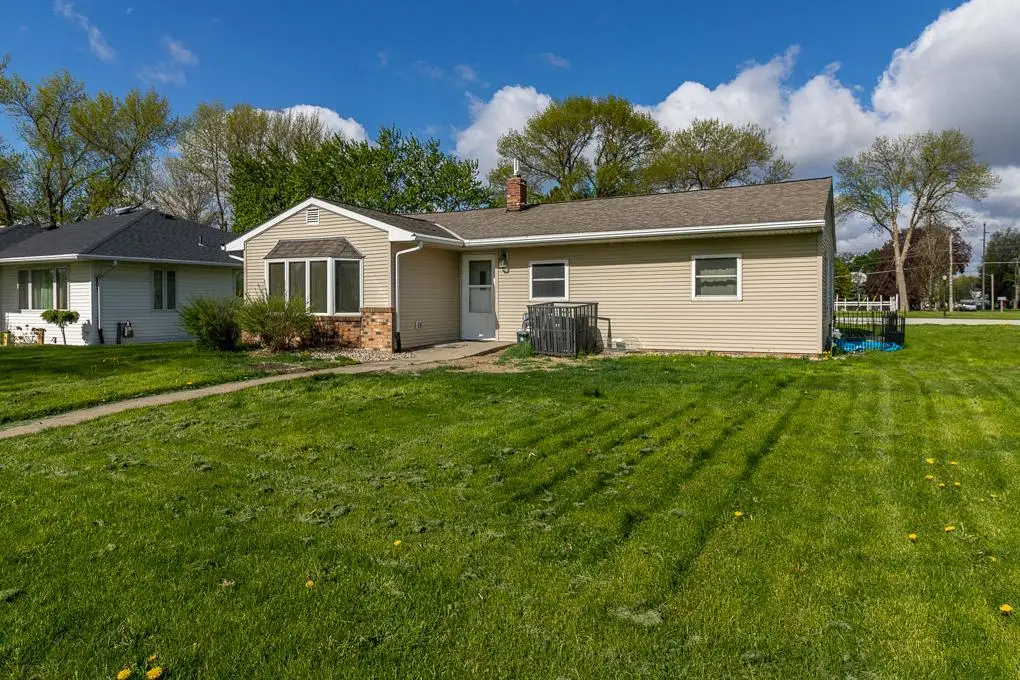 522 1st Street Se, Madelia, MN 56062 - #1