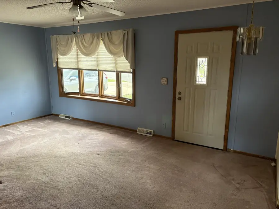 408 E 32nd Street, Hibbing, MN 55746 - #3