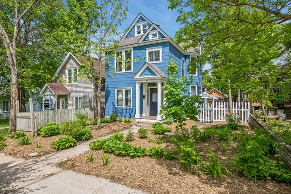 63 Lawson Avenue W, Saint Paul, MN 55117