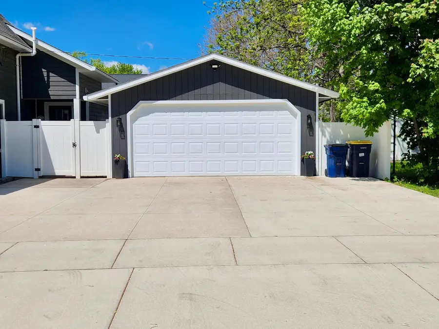 620 W Dwelle Street, Lake City, MN 55041 - #2