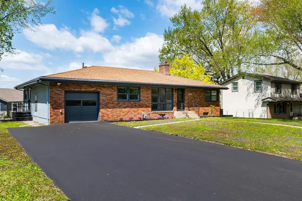 2843 Churchill Street, Roseville, MN 55113
